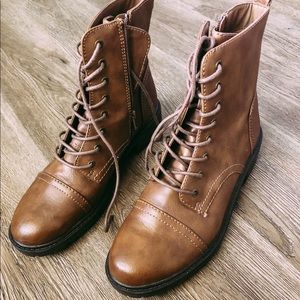 Size 10 (W) brown combat boots from Target